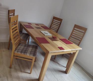 Muirhouse Apartment | Rosebank Apartment 'Hamish' Edinburgh City