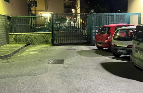 Arenella Apartment | Rosemary's House Naples-Vomero Private Parking -
