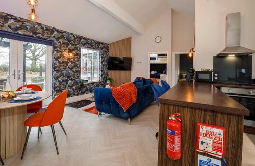 Selby Apartment | Rosewood Lodge With Hot Tub