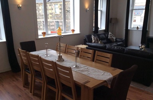 Rothesay Apartment | Rothesay - Apartment - Sleeps9 - PetsOK - Parking