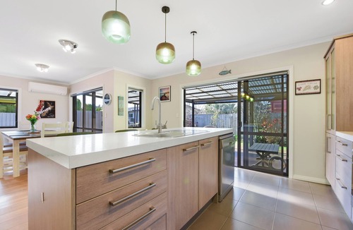 Ngaio Bay House | Roy-Al Retreat - Riwaka Holiday Home
