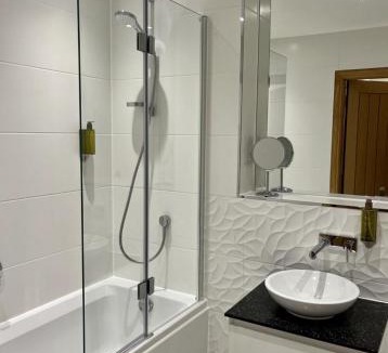 Dornoch Apartment | Royal Gardens Apartment 2