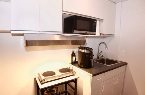 Pont-Viau Apartment | Royal Red Studio - Long Term Stay
