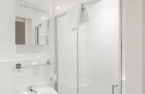 North West Hotel | Royal West End Hotel