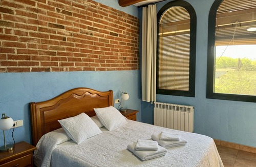 Serra de Daro House | Rural cottage with pool and shared garden in l'Empordà