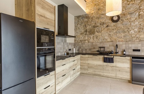 Agullana Apartment | Rural House 'El Corral' with Mountain Views, Wi-Fi and Air Conditioning