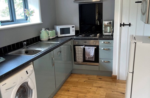 Stowmarket Apartment | Rural retreat - Sleeps 2-4 -Luxury Apartment - Dog Friendly