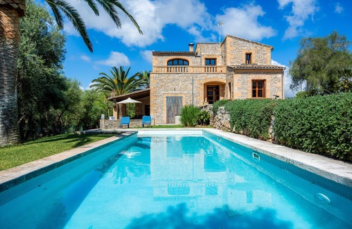 Arta Villa | Rustikale Finca mit Pool, Garten, WLAN, Klimaanlage und Balkon; Parkplätze vorhanden