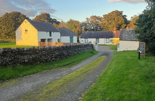 Sanquhar Cottage | RYEHILL WITH FISHING, pet friendly, with open fire in Sanquhar