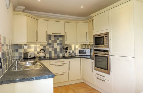Saxmundham Apartment | Sanderling - sleeps 3 guests in 2 bedrooms