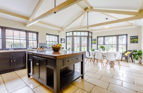 Buntingford Villa | Sandon Manor - Seven Bedroom Villa, Sleeps 16