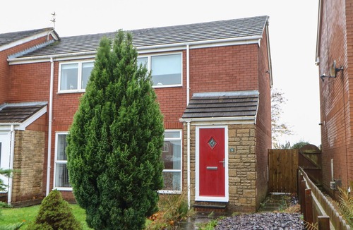 Ashington Cottage | SANDPIPER RETREAT, family friendly, with a garden in Ashington