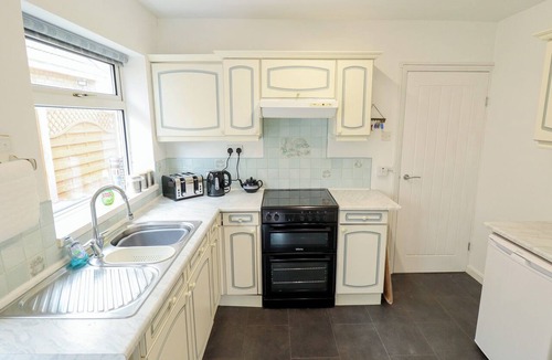 Withernsea House | SANDRINGHAM, pet friendly, country holiday cottage in Withernsea