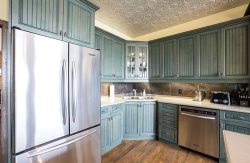 Lakehurst House | Sandy Lake Cottage, Hot Tub & Sauna!