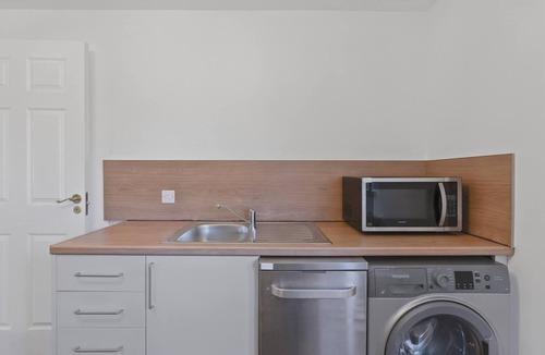 Ellemford Apartment | Saughton 2BR | Free Private Parking | Near Tram