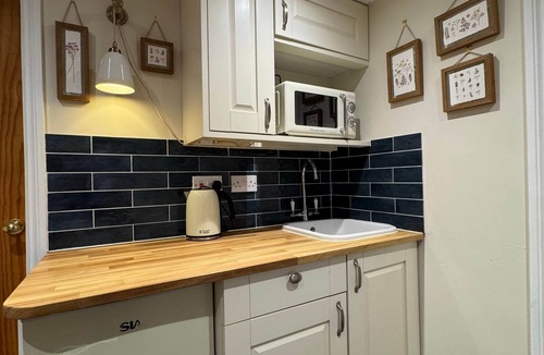 Cosford Apartment | School House Annexe – private spacious apartment
