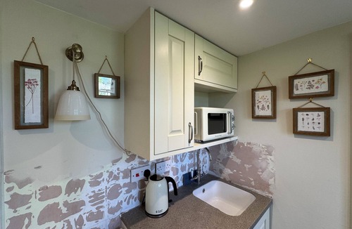 Cosford Apartment | School House Annexe – private spacious apartment