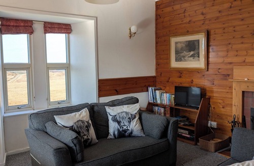 Uisken Apartment | Scoor House -Cruachan. Stunning views towards Loch Assapol, 3 bedroom Apartment.