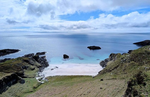 Uisken Apartment | Scoor House - Laggan, Beautiful views towards Loch Assapol 3 bedroom Apartment