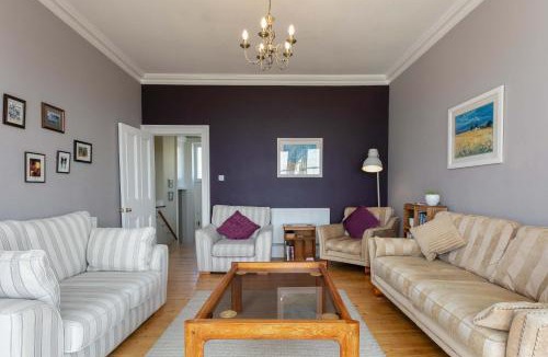 Ayr House | Sea Breeze - Donnini Apartments