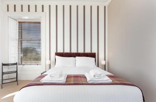 Ayr House | Sea Breeze - Donnini Apartments