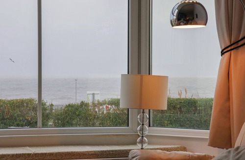 Hornsea Cottage | SEA FRONT APARTMENT, pet friendly, country holiday cottage in Hornsea