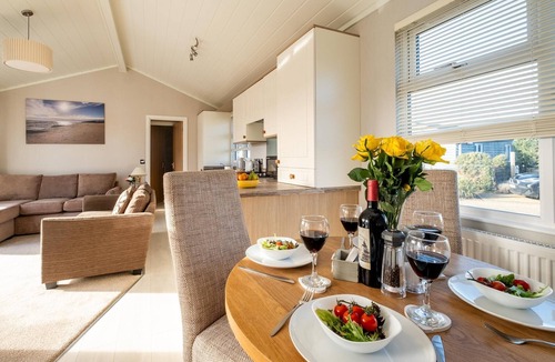 Leiston Cottage | Sea La Vie - sleeps 4 guests in 2 bedrooms