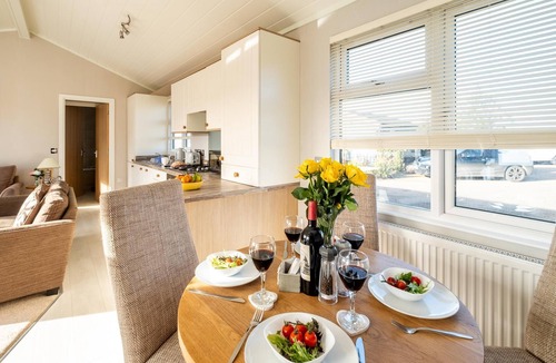 Leiston Cottage | Sea La Vie - sleeps 4 guests in 2 bedrooms