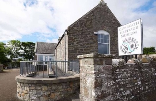 Dunbeath Cabin | Sea view Cabin, Walk to the beach & harbour