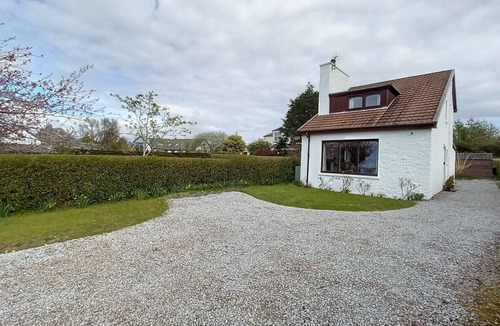 Connel House | Seafront cottage with stunning panoramic sea views. Easy access to Oban.