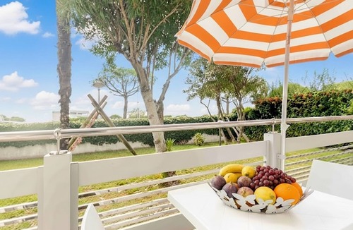 Lignano Sabbiadoro Apartment | Seafront Functional Studio