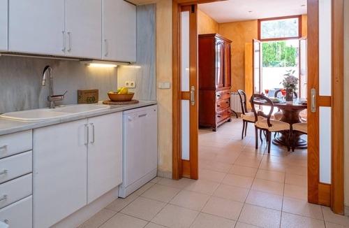 La Fosca Villa | Seafront House in La Fosca: Terraces, WIFI, 5 Bedrooms, Direct Beach Access