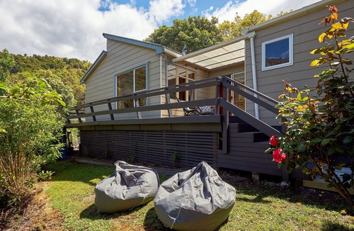 Kaikoura District House | Seascape Retreat - Kaikoura Holiday Home
