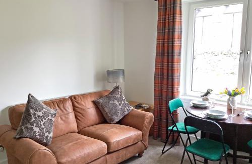 Dingwall House | Seasgair