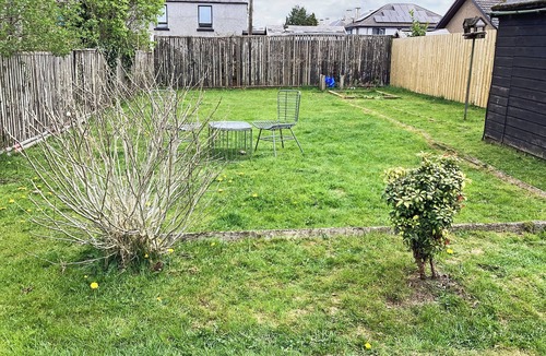 Dingwall Cottage | Seasgair is a cosy property located in Dingwall, close to all local amenities.