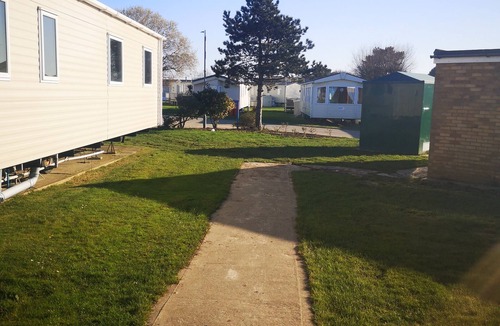 Walton on the Naze Cabin | Seaside Haven Retreat in Walton
