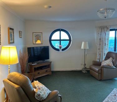 Largs Apartment | Seaside Penthouse 2