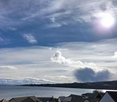 Isle of Arran House | Seaview cosy 2 bed home in Lamlash - 'Mid Drive'