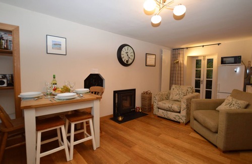 Inveraray Cottage | Seaview location in Inverarary, historic cottage within walking distance of town centre, sleeps 4