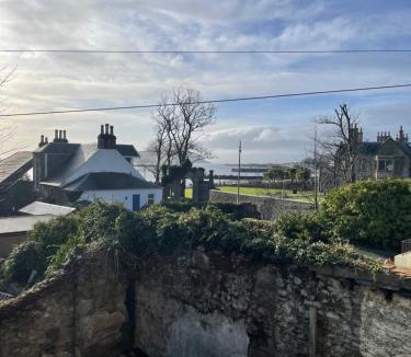 Millport Apartment | Seaview Snug