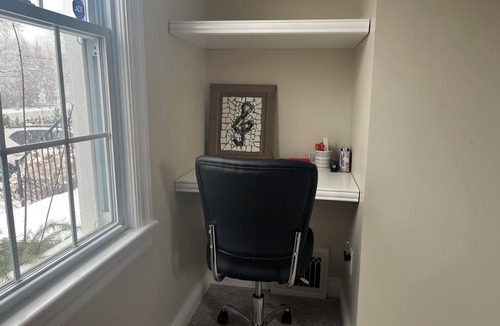 Historic Old Town House | Secret Garden Cottage in Old Town Niagara-on-the-Lake