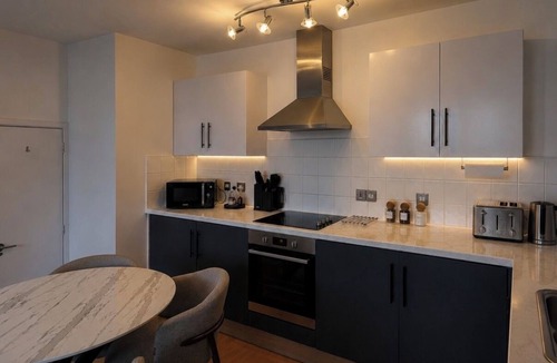 Woolwich Riverside Apartment | Selene | Chic 2BR Near Canary Wharf with Parking & Concierge