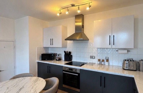 Woolwich Riverside Apartment | Selene | Chic 2BR Near Canary Wharf with Parking & Concierge