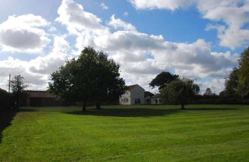 Hepworth Apartment | Self-Contained Peaceful Annexe