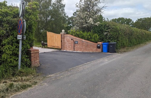 Hepworth Apartment | Self-Contained Peaceful Annexe