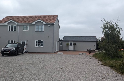 Hepworth Apartment | Self-Contained Peaceful Annexe