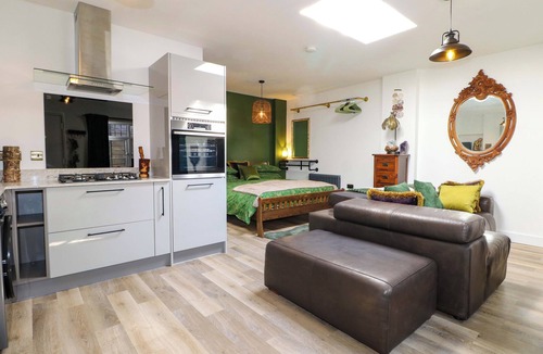 Westbourne Cottage | SHELL COTTAGE, romantic, country holiday cottage in Bournemouth