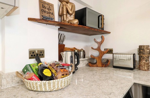 Westbourne Cottage | SHELL COTTAGE, romantic, country holiday cottage in Bournemouth
