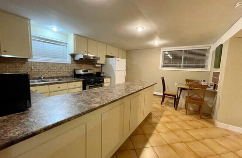 Niagara Falls Apartment | Short Walk to the Falls,SuperLargeApt,Free parking