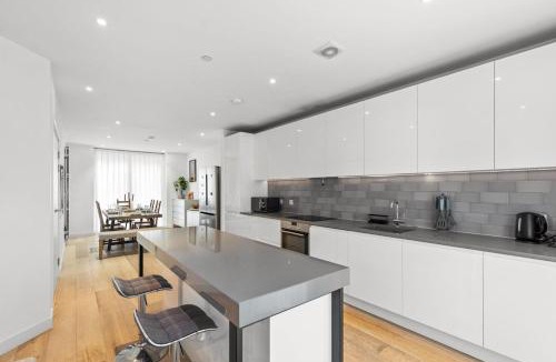 Docklands Villa | ShyVilla